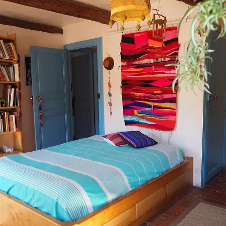 D'hotes Le Rougeyras Bed & Breakfast