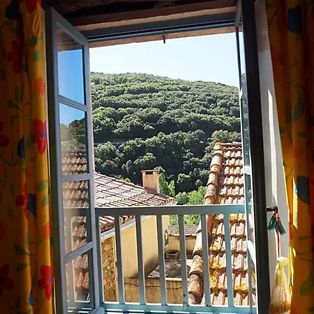 D'hotes Le Rougeyras Bed & Breakfast